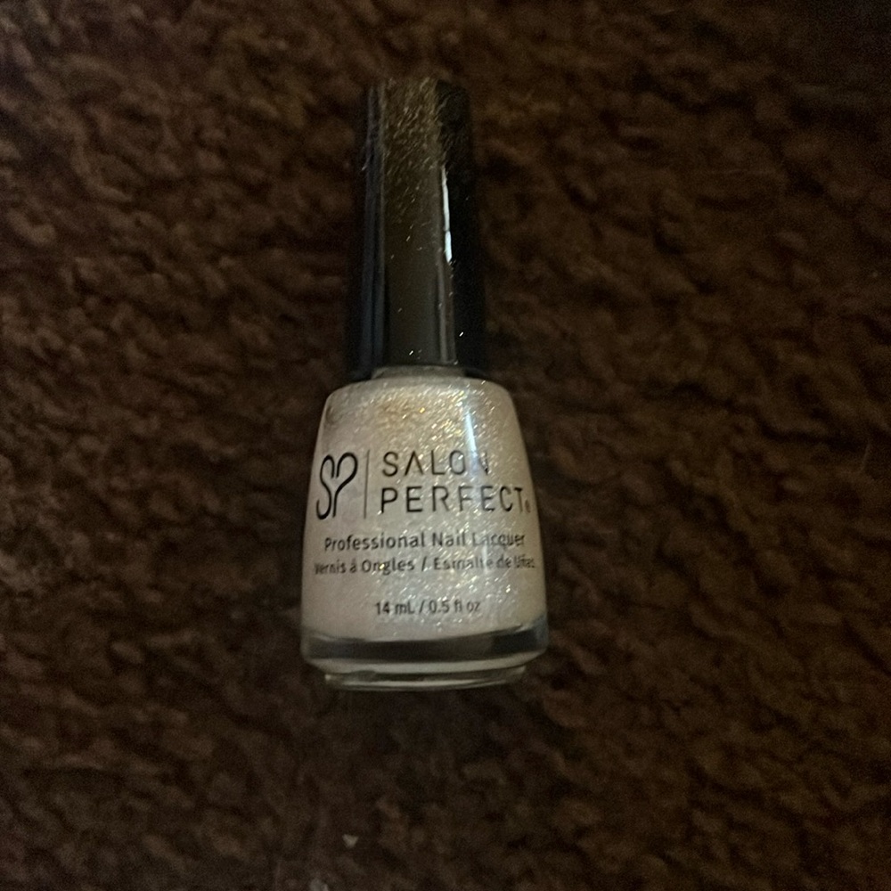 Glitter nail polish